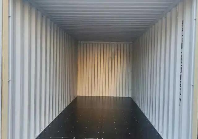 20' dry cargo container 1.jpg